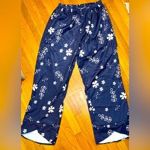 New! Dark blue pants with white flowers